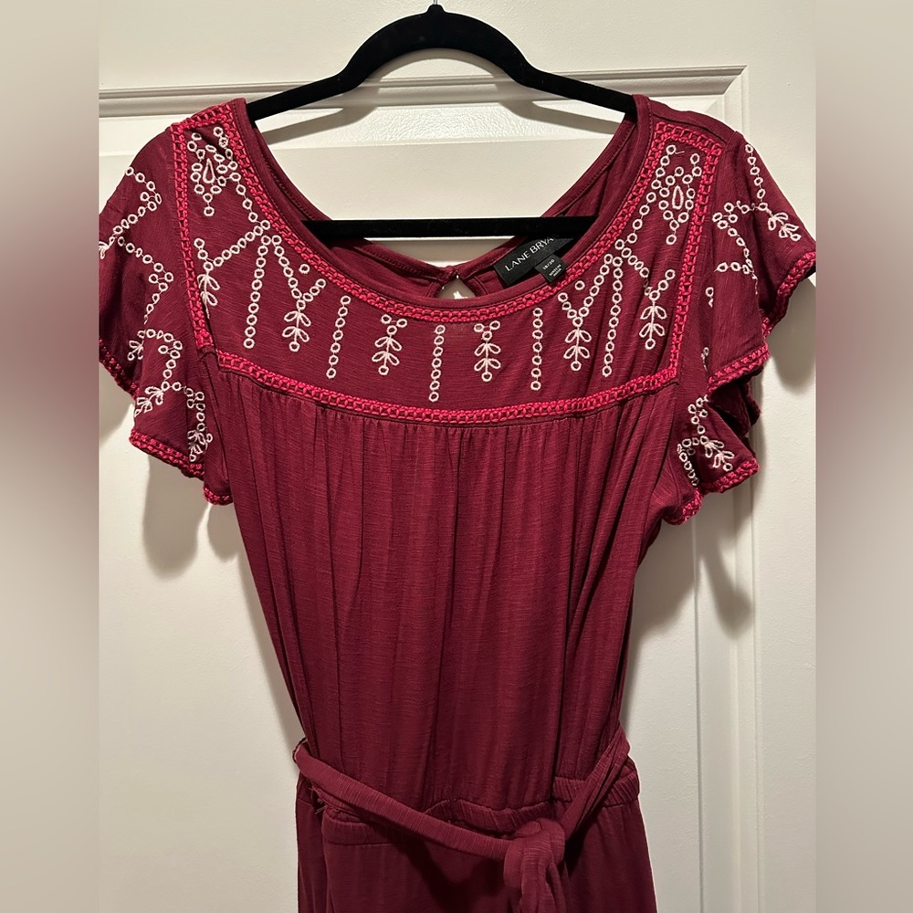 Lane Bryant NWT, Maroon, ruffled short sleeve, midi dress with a tie waist